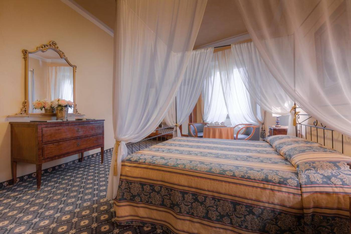 Palazzo-Dal-Borgo-Room-22