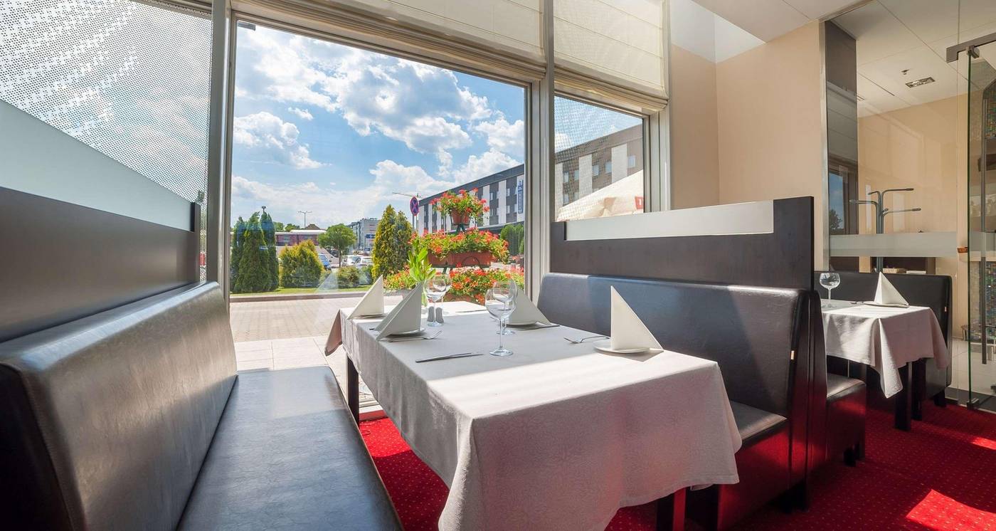 Premier-Krakow-Hotel-Restaurant-4