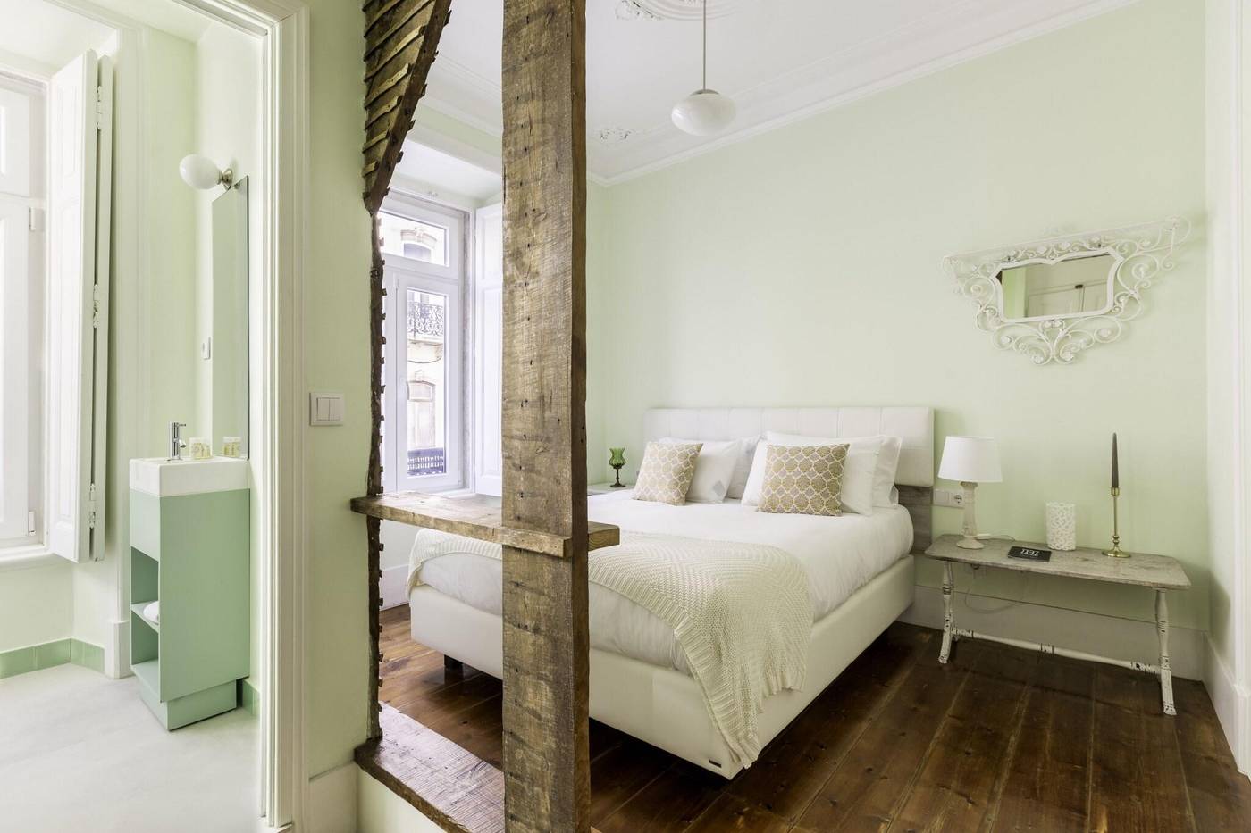 1898-Home---Suites-Room-4