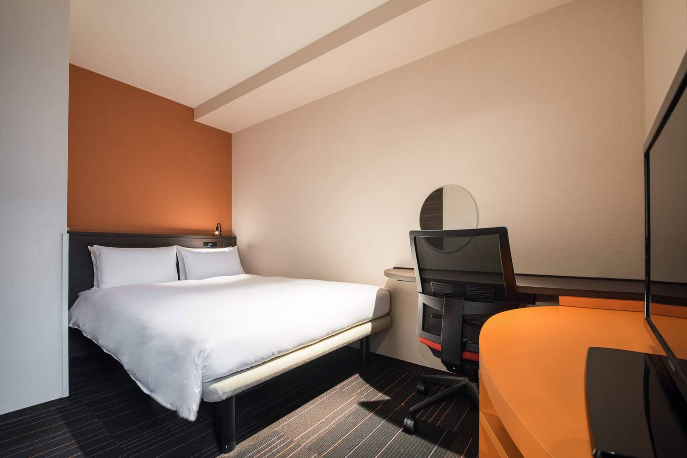 the b akasaka-mitsuke-Japan-TOKYO-Room-9