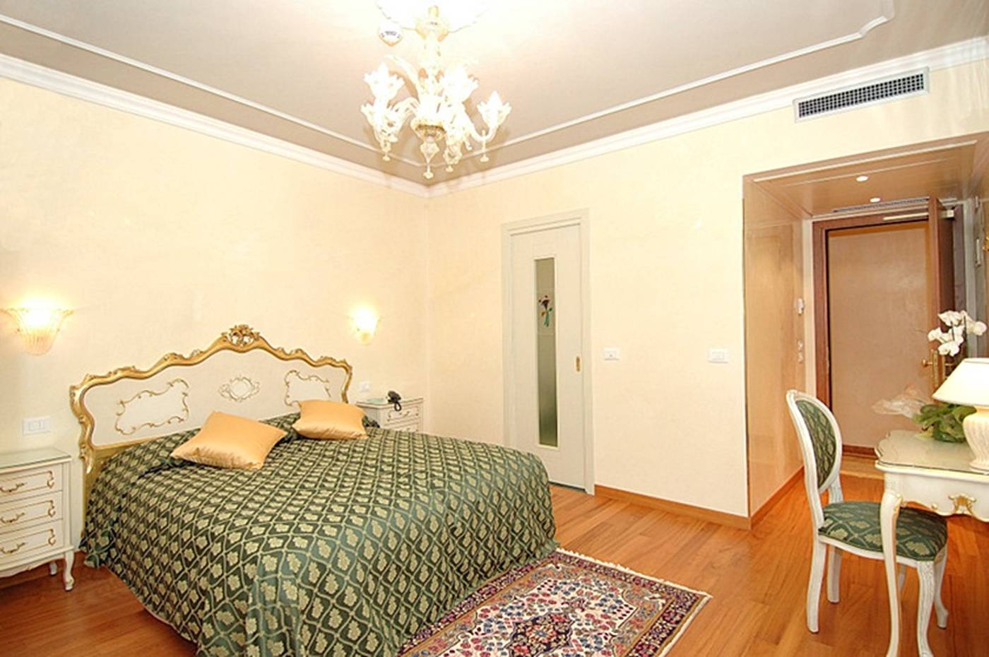 Hotel San Luca-Italy-Venezia-General view-9