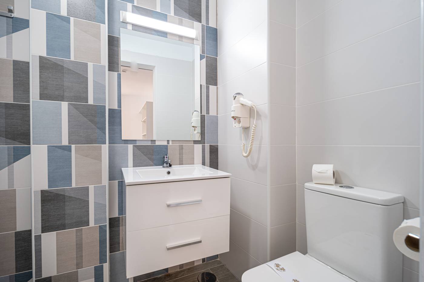 Tenerife-Ving-Room-18