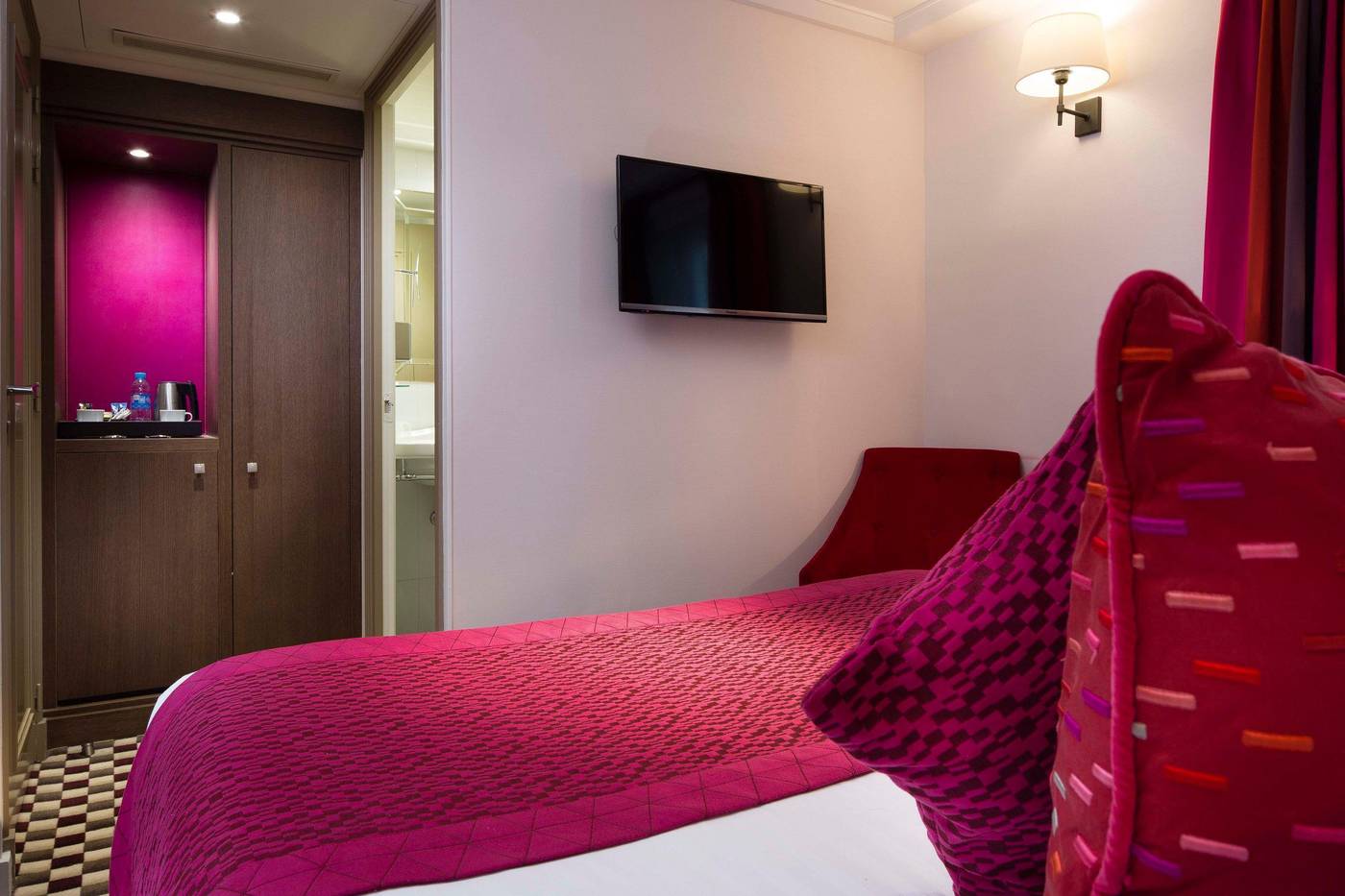 Phileas-Lazare---Spa-Room-52