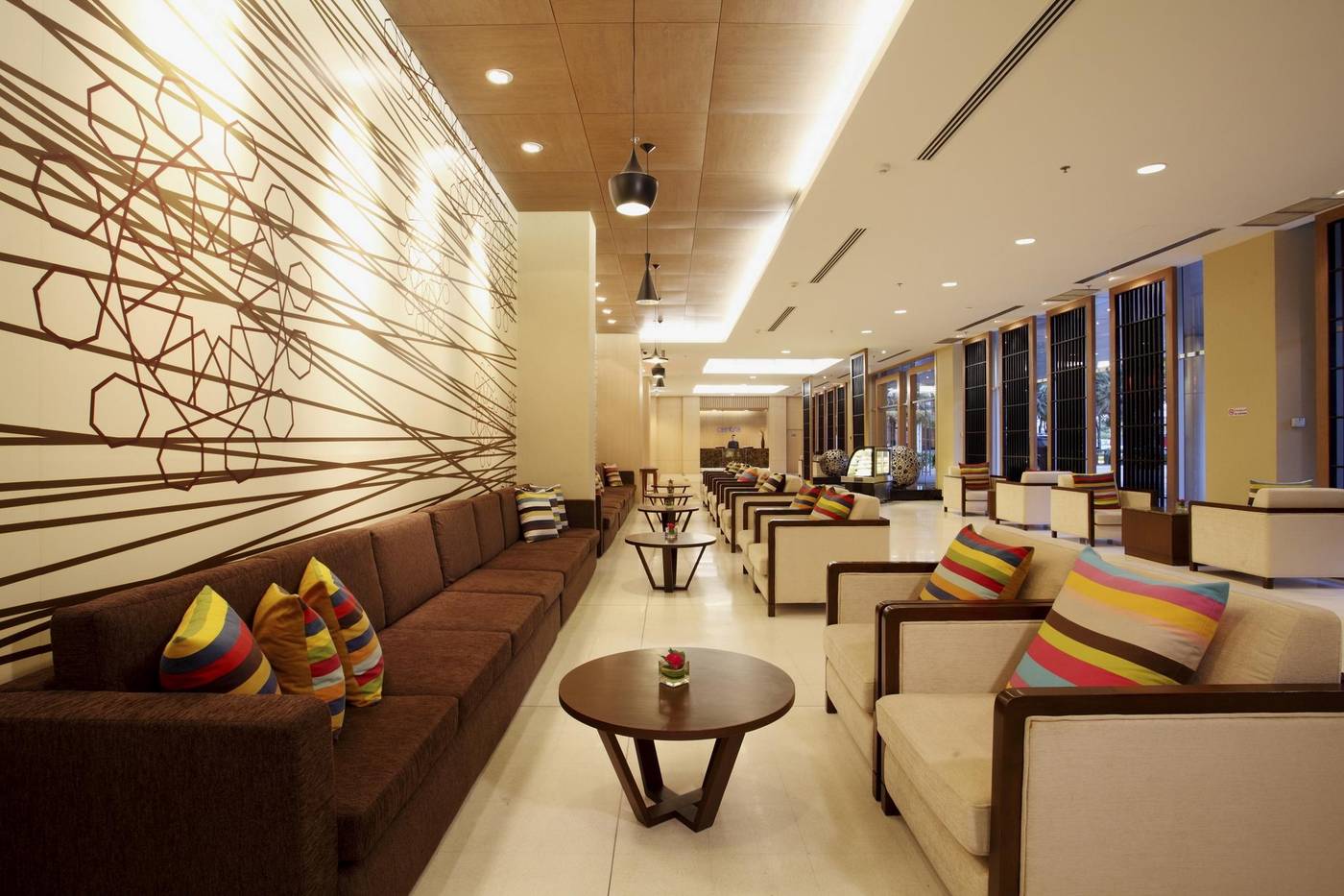 Centara-Life-Government-Complex-Hotel---Convention-Bar-12