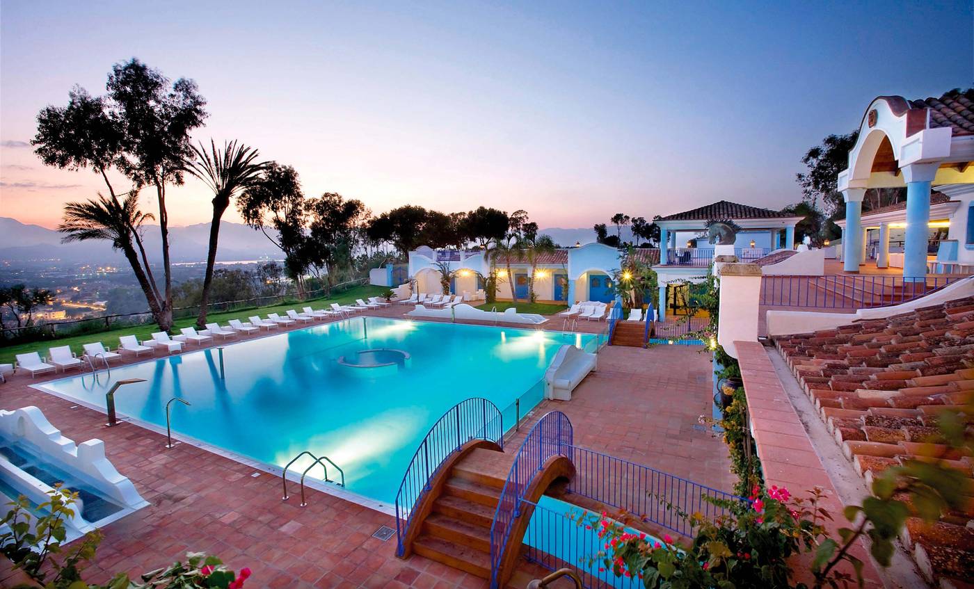 Hotel-Monte-Turri---Adults-only-Pool-3
