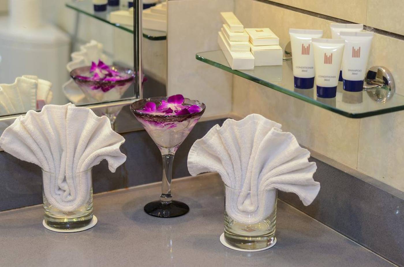 Grand-Excelsior-Bur-Dubai-Room-35