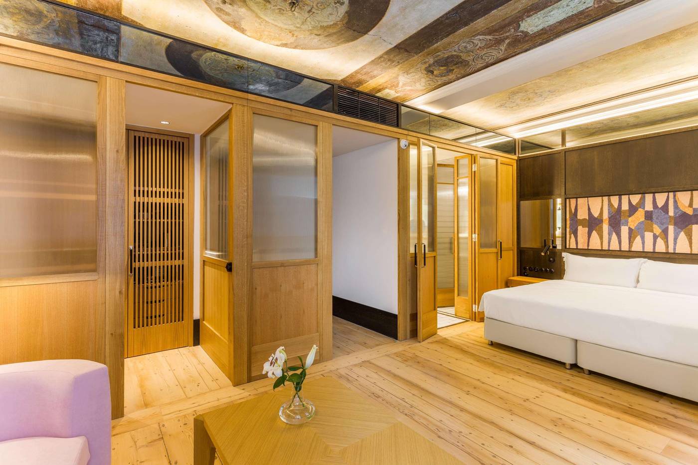 Room-Mate-Emir-Room-43