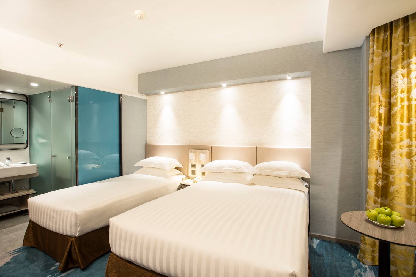 Wharney-Hotel-Room-27