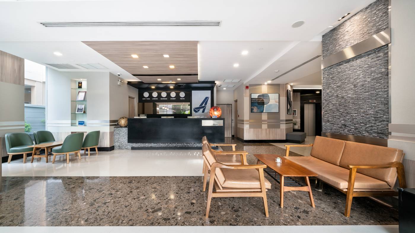 Adelphi-Suites-Bangkok-Lobby-4