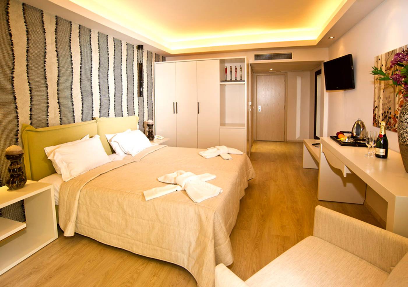 Congo-Palace-Hotel-Room-6