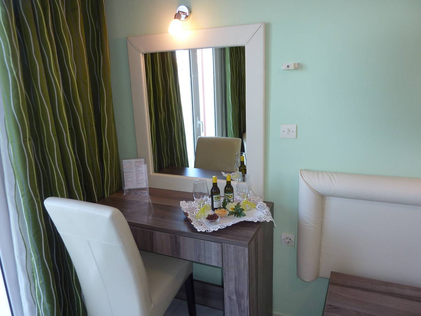 Oasis-Hotel-Room-30