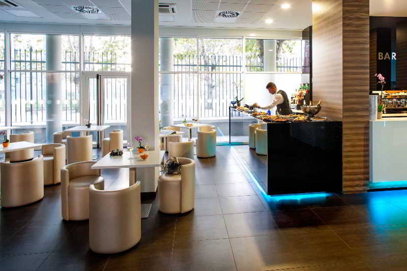 Hotel-Degli-Arcimboldi-Bar-5