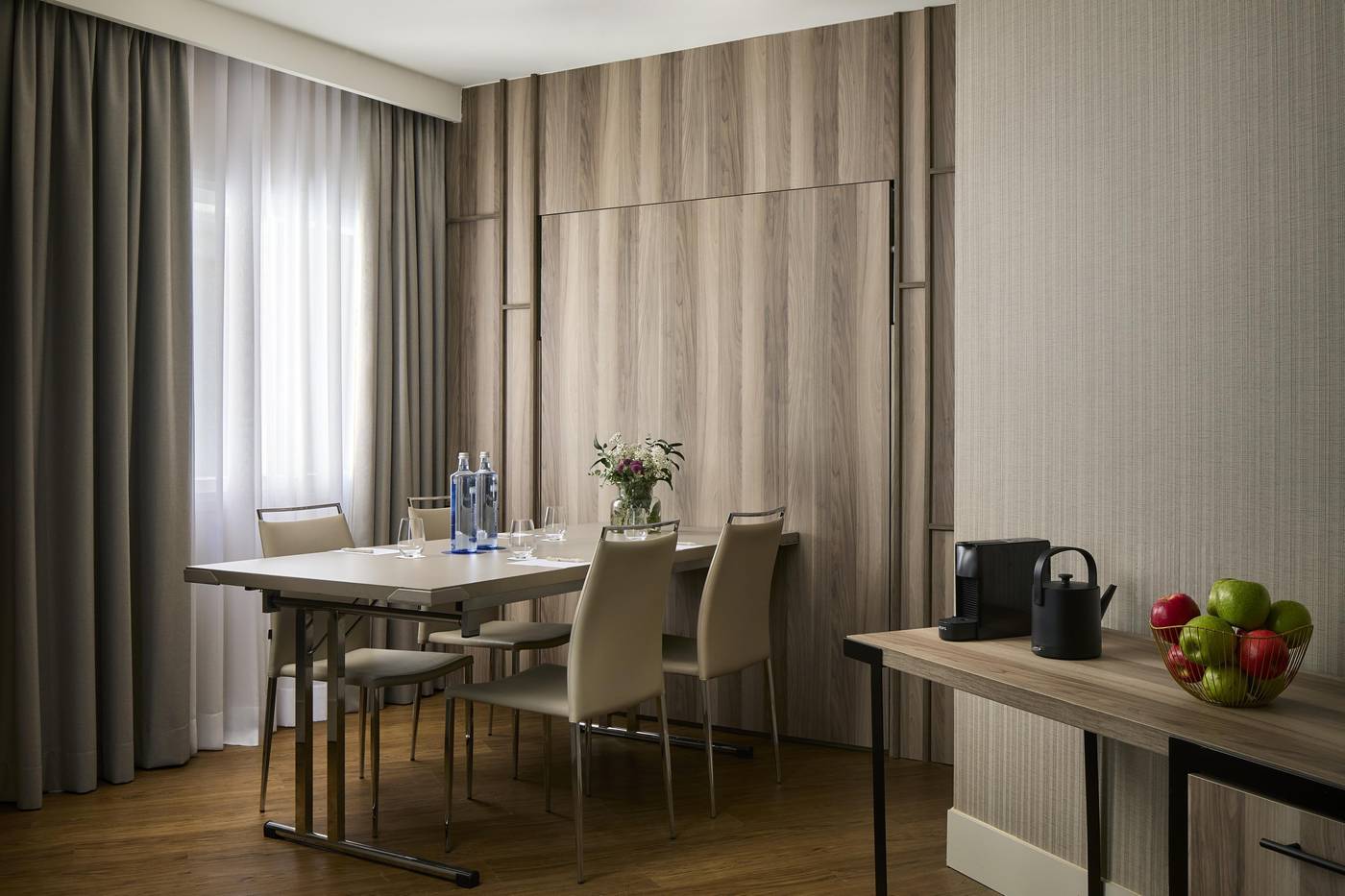 NH-Paseo-de-la-Habana-Room-10