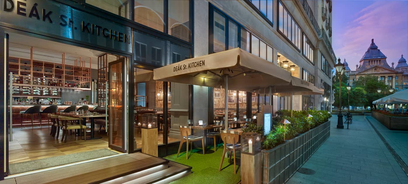 The-Ritz-Carlton--Budapest-Terrace-52