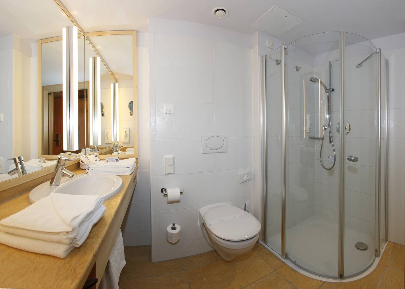 Falkenstener-Funmation-Bork-Room-24