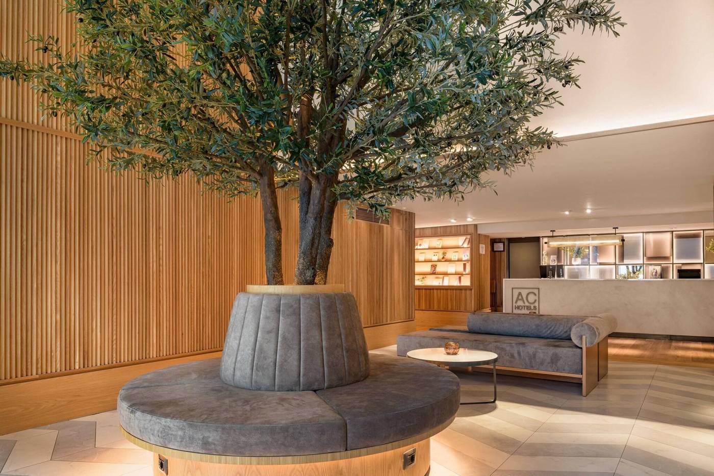 AC-Madrid-Avendia-de-America-Lobby-1