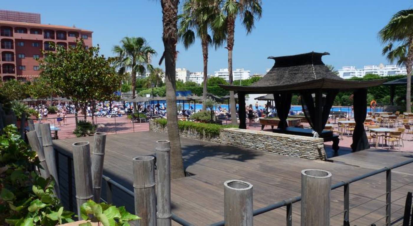 Aparthotel-Ilunion-Miramar-Pool-10