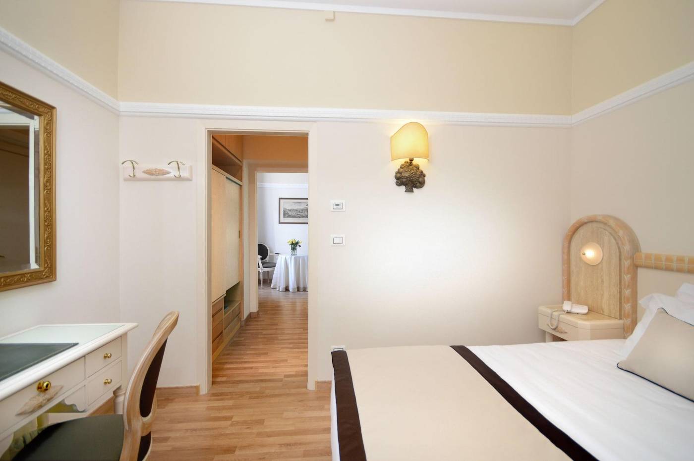 Grand-Hotel-Vittoria-Room-36