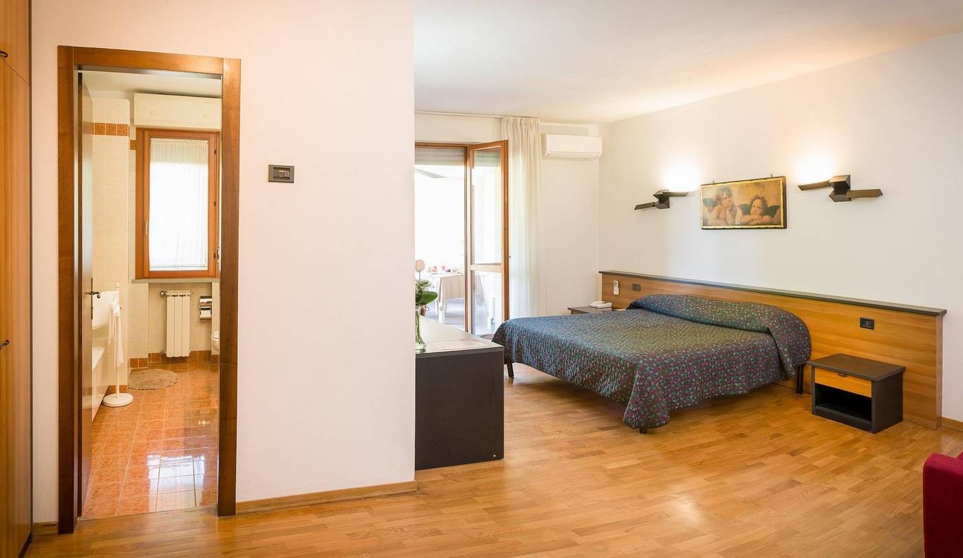 Hotel-Ristorante-Milano-Room-6