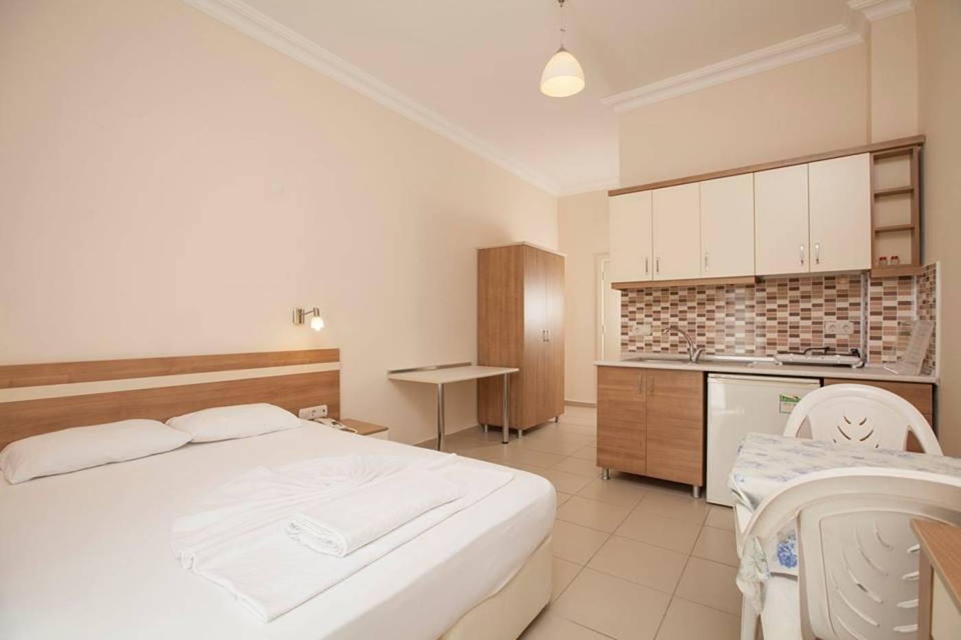 Hotel-Catty-Cats-Garden-Room-32