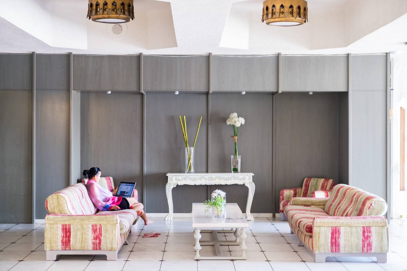 Pallini-Beach-Lobby-40