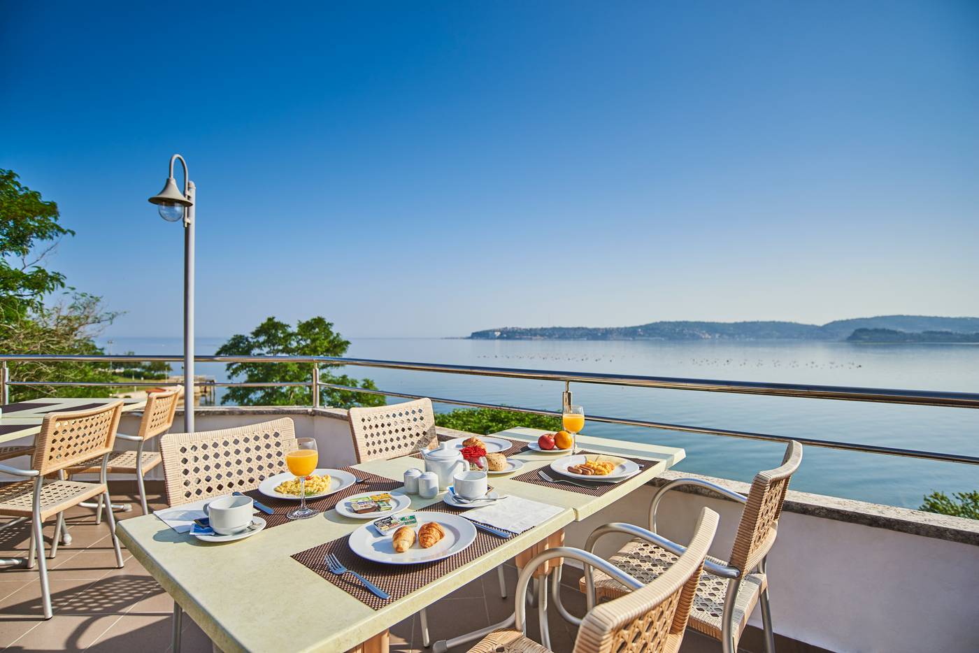 Apartments-Kanegra-Plava-Laguna-Restaurant-45