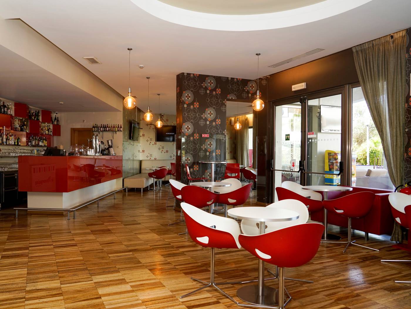 Alfagar-2-Aparthotel-Bar-64