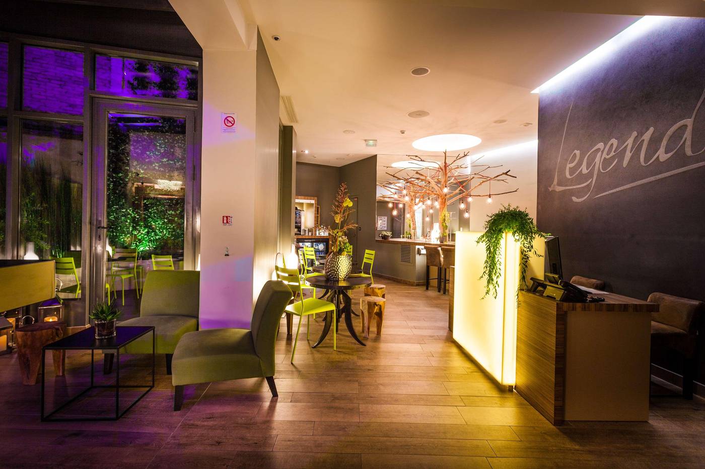 Legend-Lobby-14