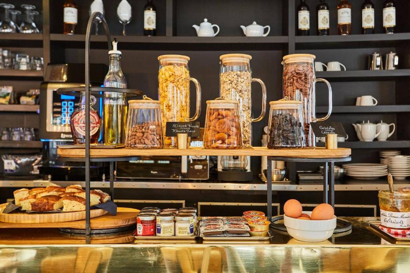 Eiffel-Villa-Garibaldi-Restaurant-14