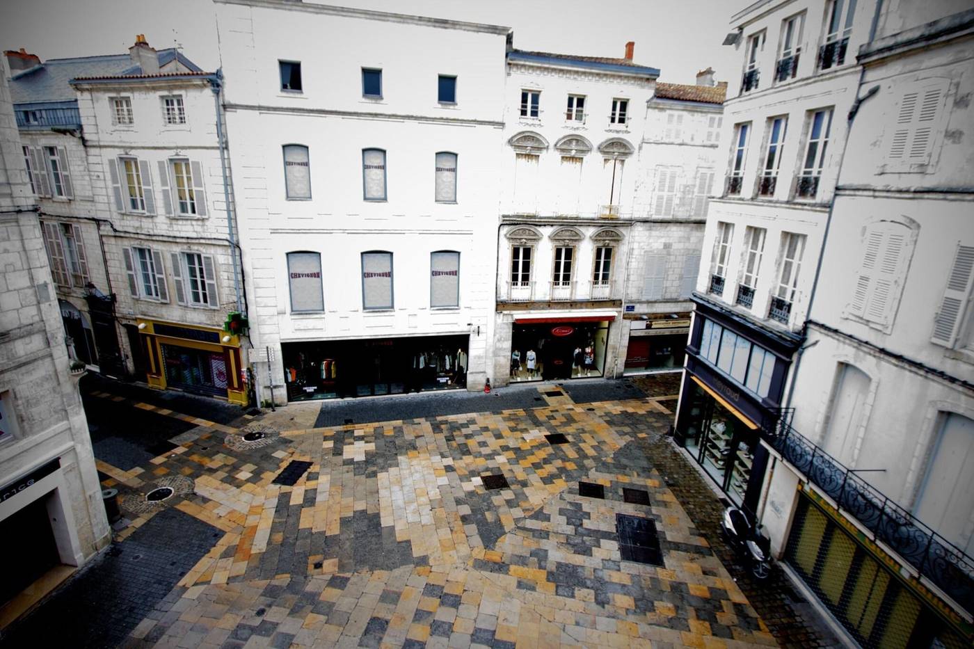 Hotel Henri Iv-France-LA ROCHELLE-General view-4