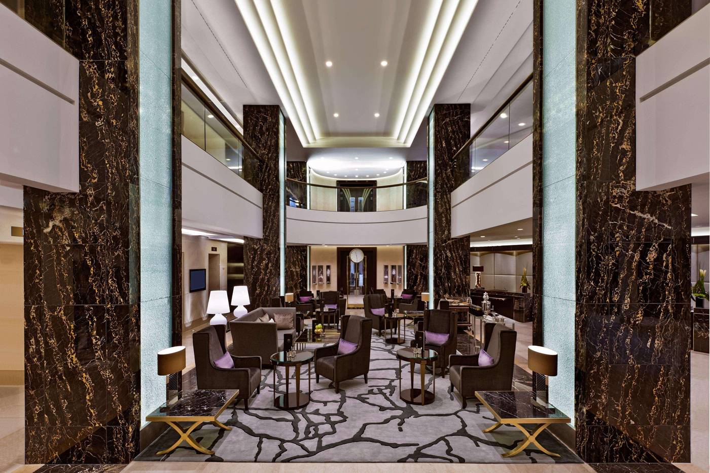 Waldorf-Astoria-Berlin-Bar-22