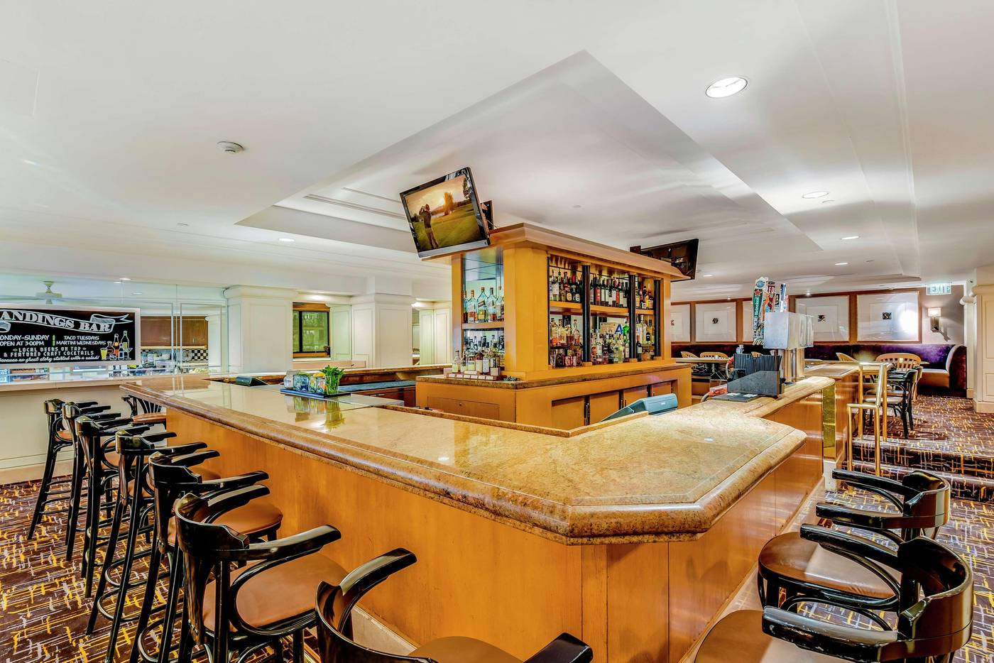 Hilton-Los-Angeles-Airport-Bar-15