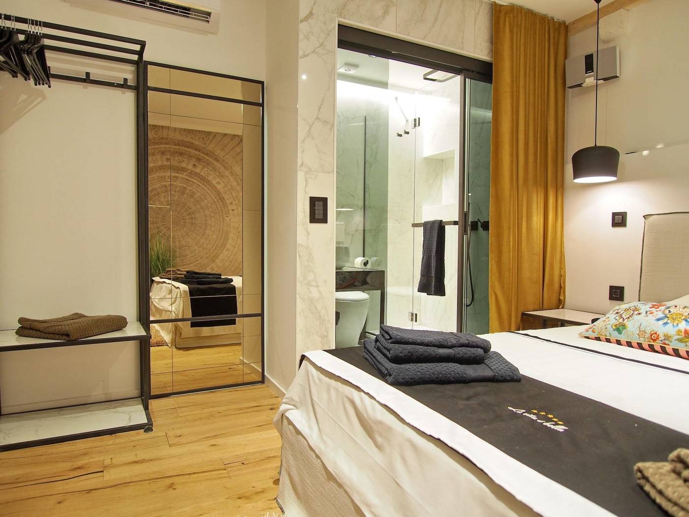 La-Vita-E-Bella-Ii-Room-1