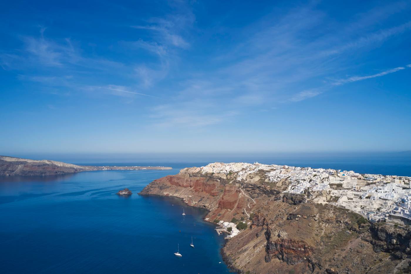 Mr-and-Mrs-White-Oia-Santorini-General-view-47