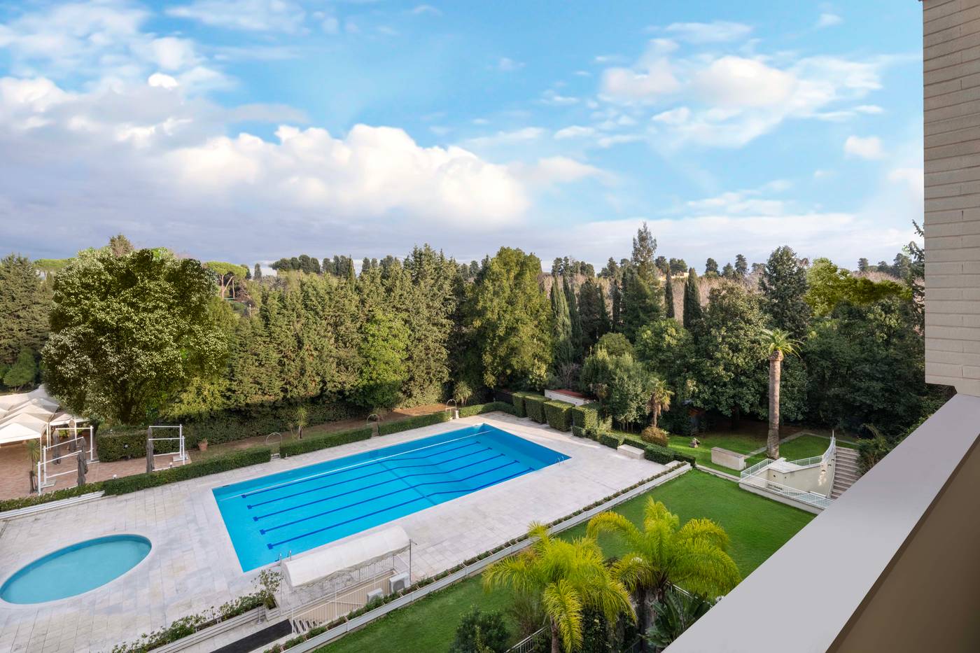 Crowne-Plaza-Rome---St--Peter-s-Room-77