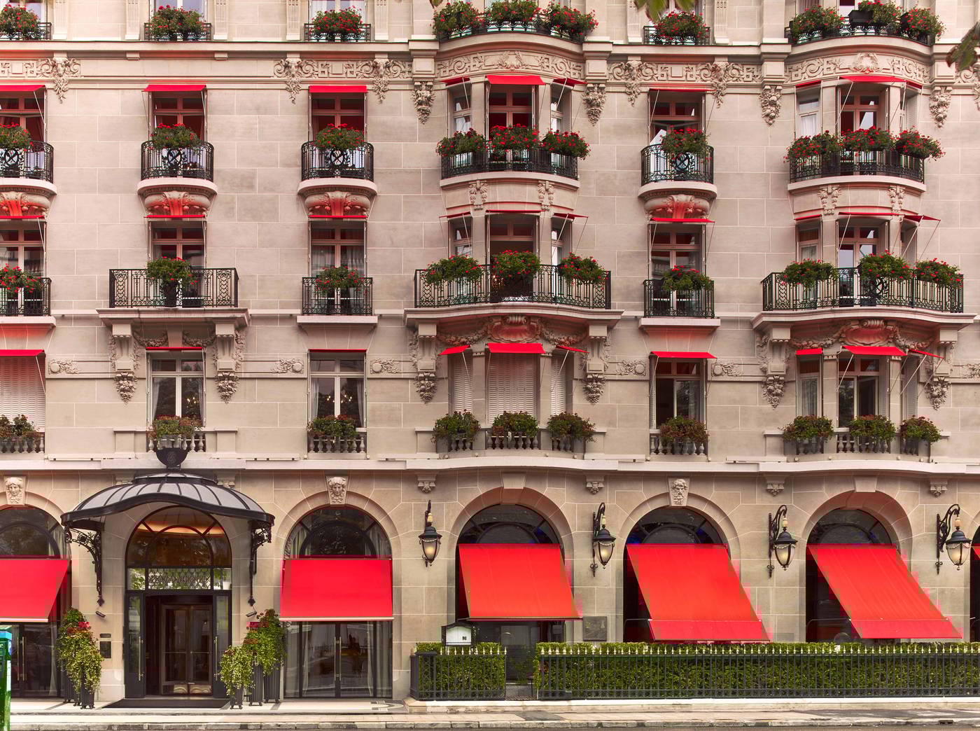Hotel-Plaza-Athenee-Room-2