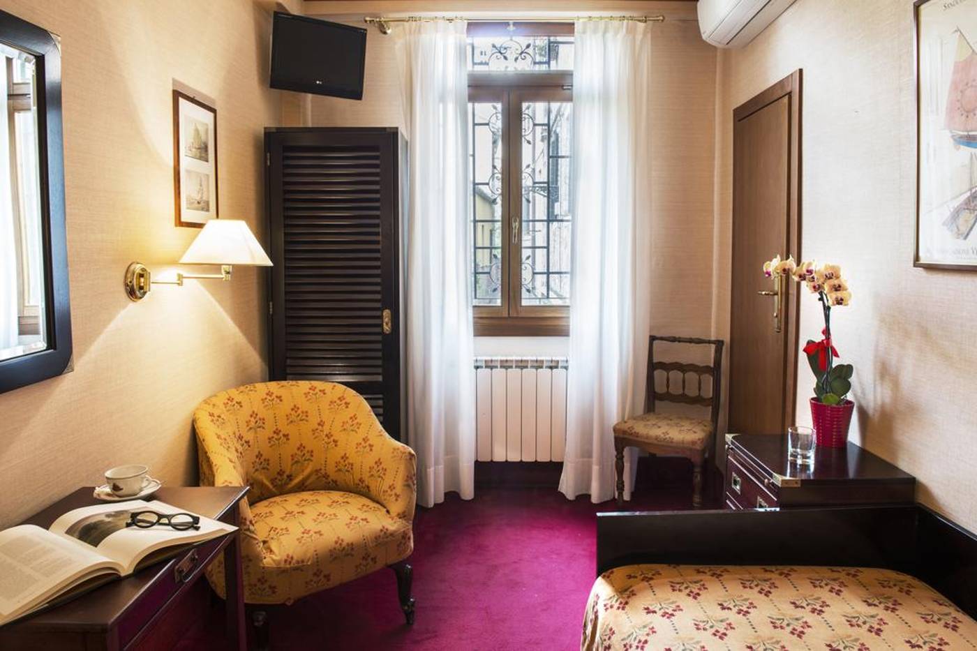 Agli-Alboretti-Room-3