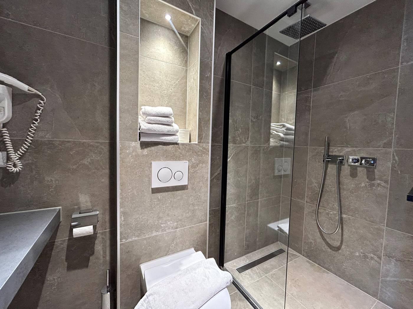 XO-HOTELS-Blue-Square-Room-35