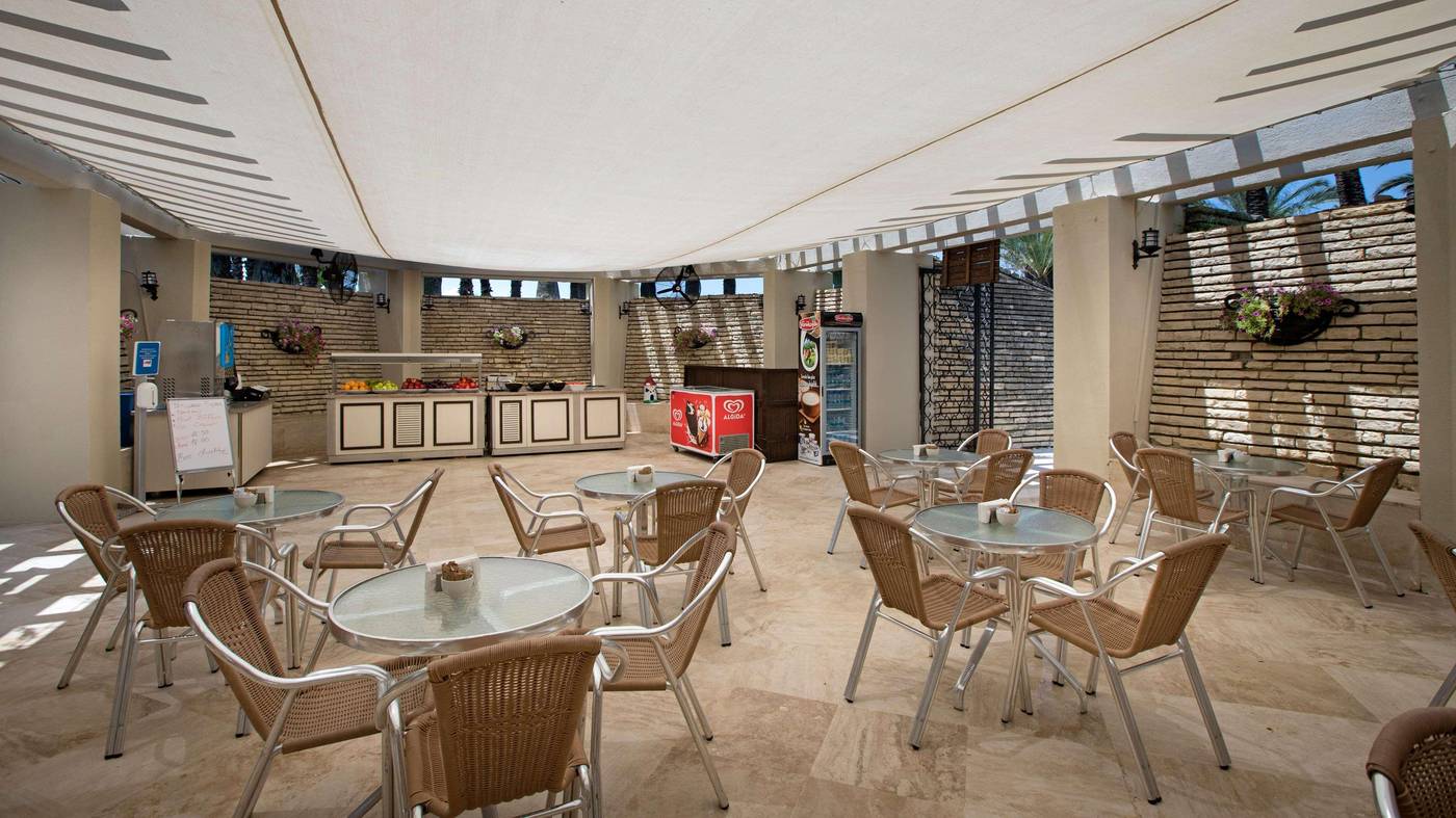 Seven-Seas-Hotel-Blue-Restaurant-78