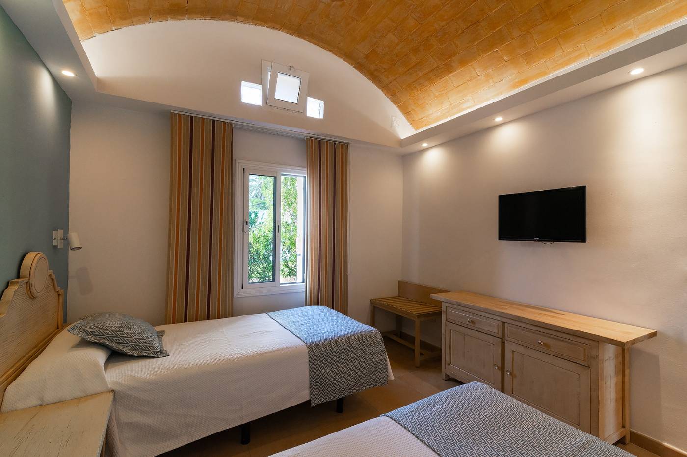 Cordial-Biarritz-Room-21