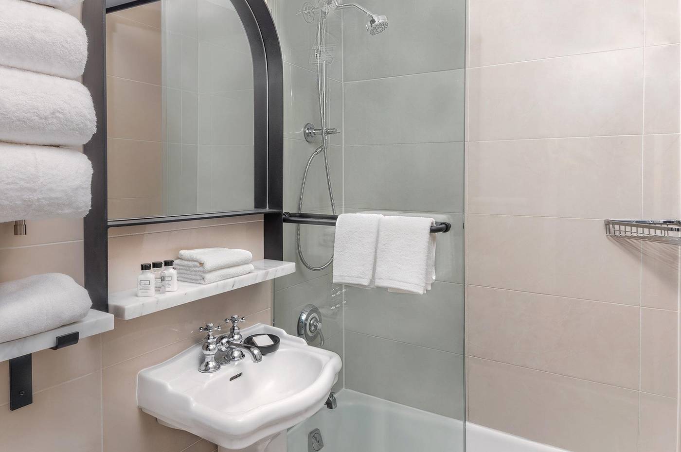 voco-The-Franklin-New-York--an-IHG-Hotel-Room-24