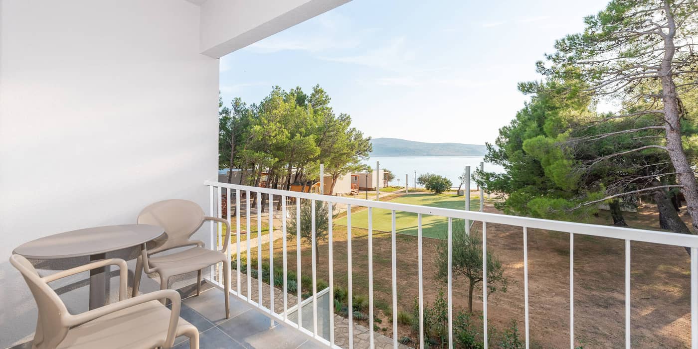 Bluesun-Holiday-Village-Alan-Room-33