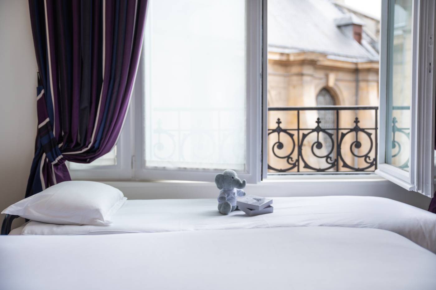 Hotel-Signature-Saint-Germain-des-Pres-Room-53