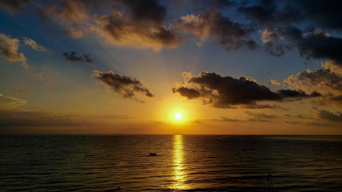 Crystal-Deluxe-Resort---Spa-Beach-59