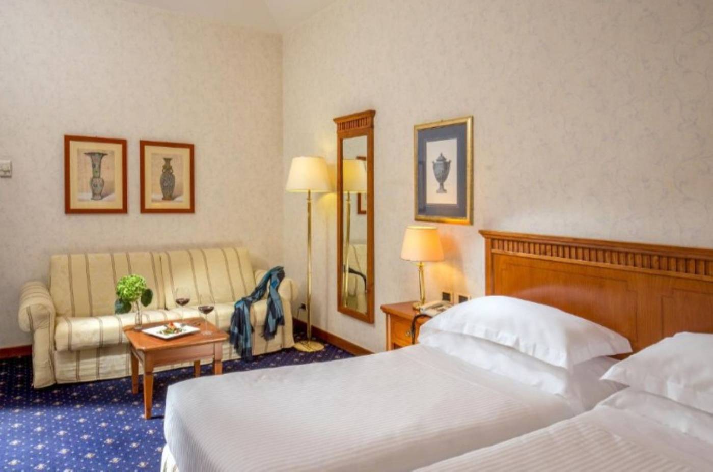 Unaway-Hotel-Empire-Roma-Room-35