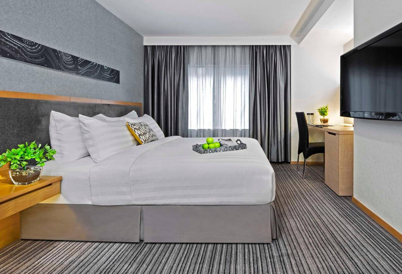 Kew-Green-Hotel-Wanchai-Hong-Kong-Room-1