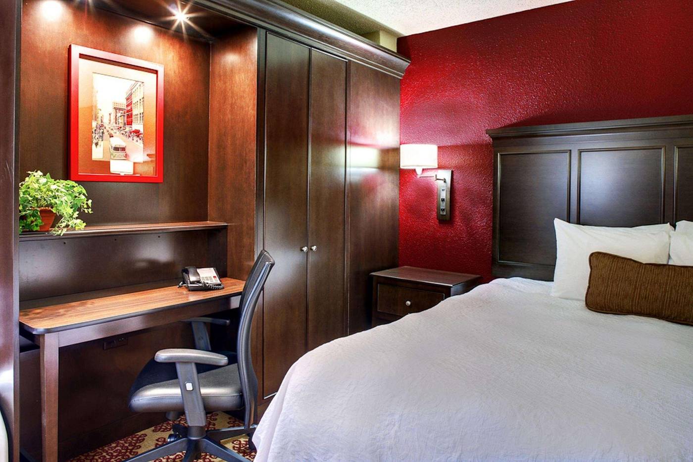 Hampton Inn West End Nashville-United States-NASHVILLE-Room-7