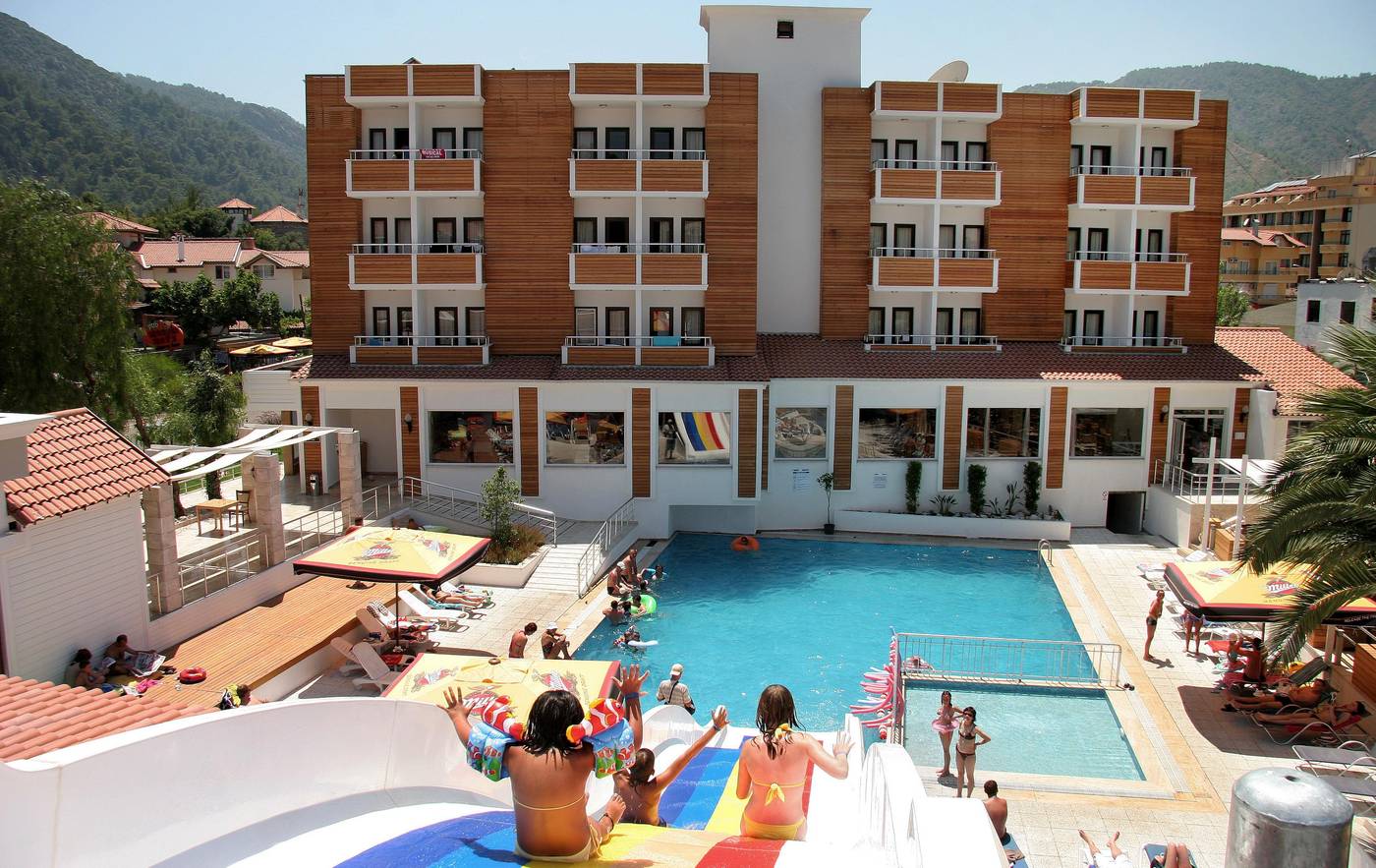 Club-Munamar-Beach-Resort-General-view-24