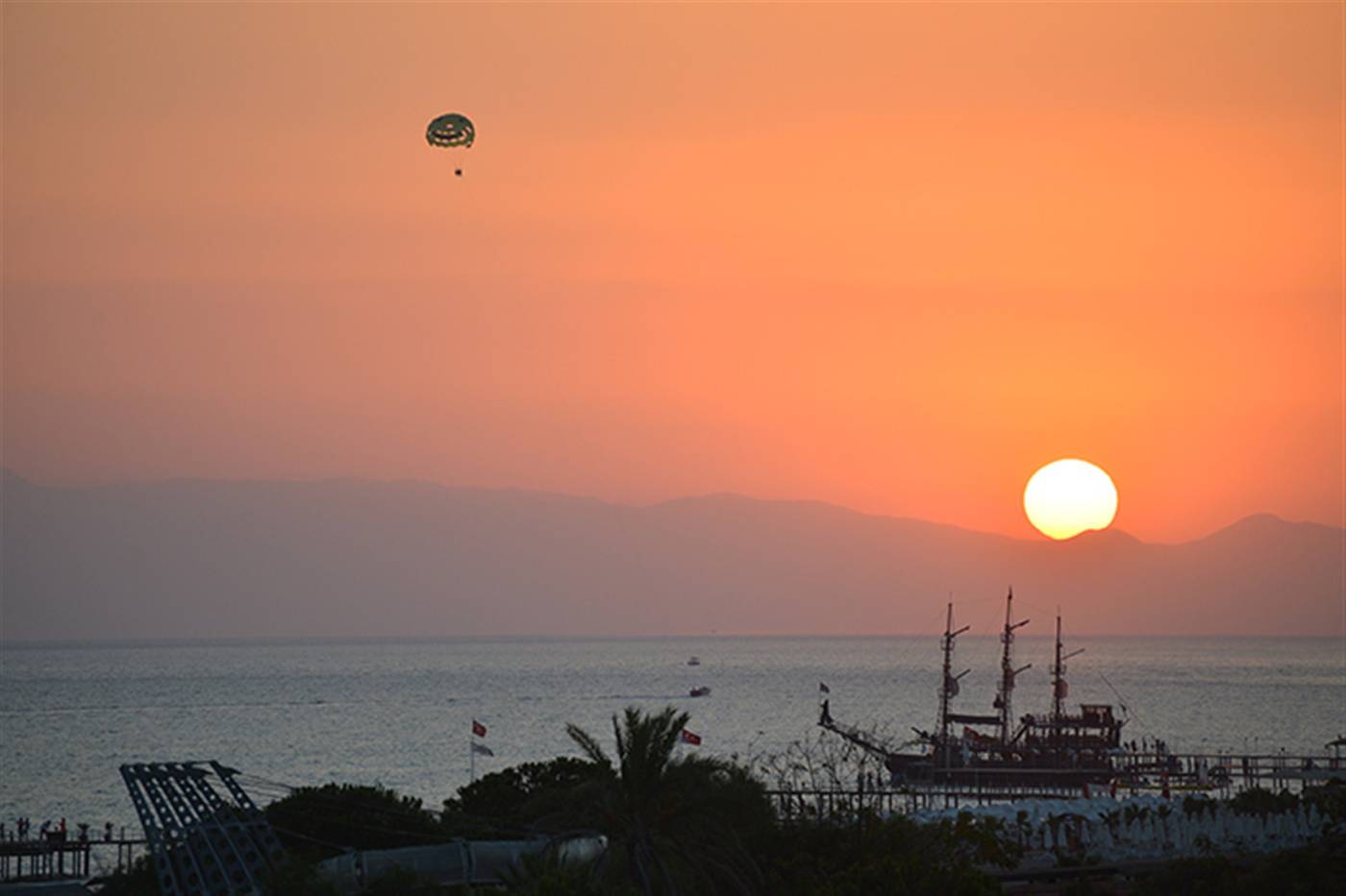 Starlight-Resort-Hotel-Beach-100