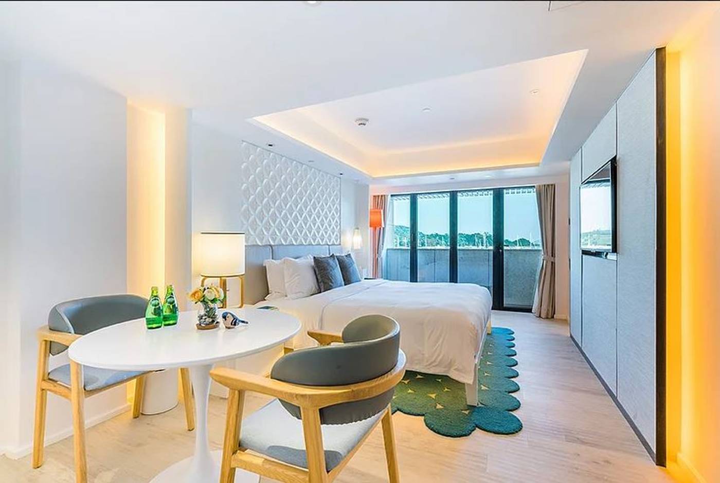 The-Pier-Hotel-Room-15